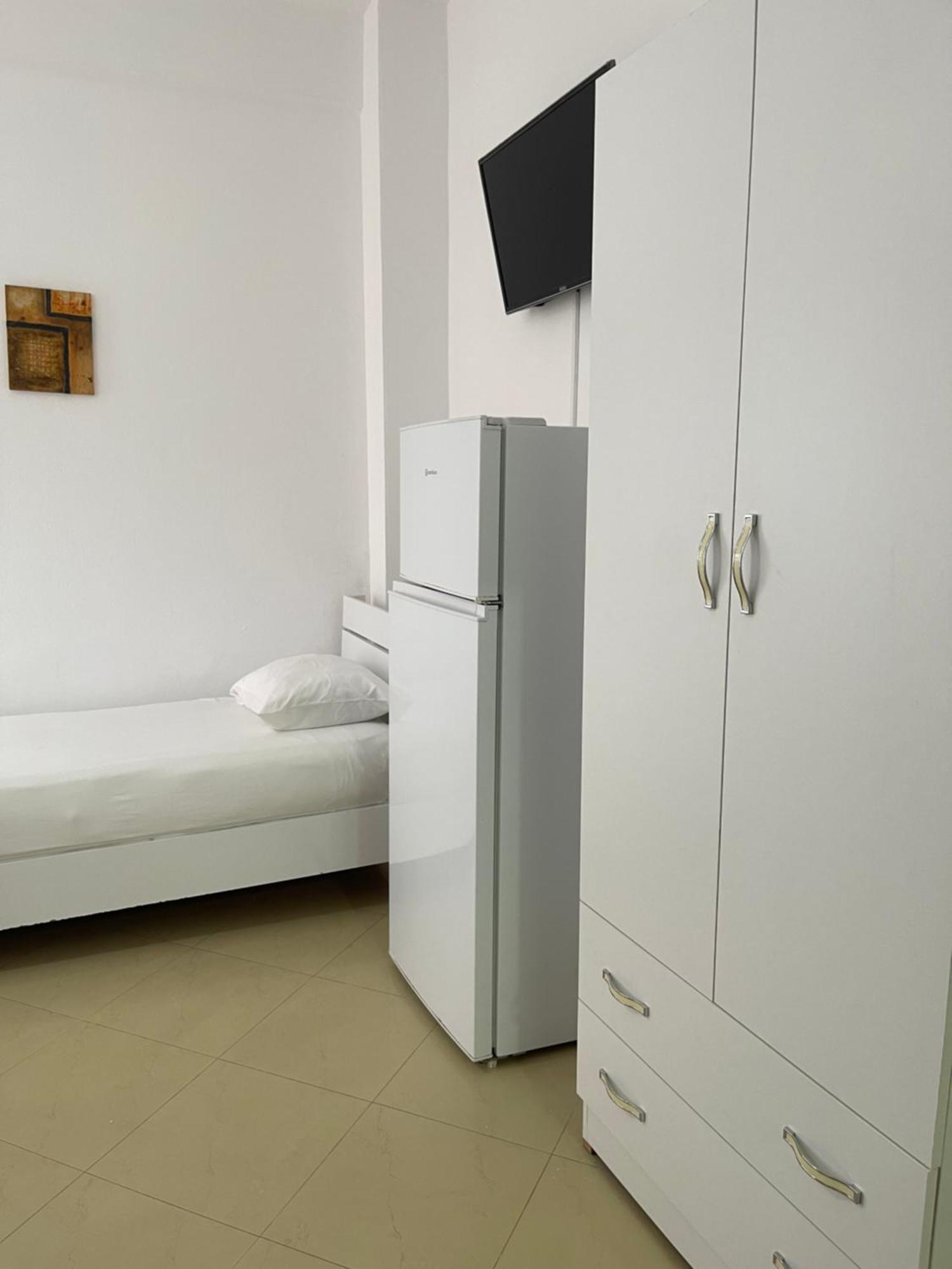 Marra'S Rooms Durrës Esterno foto