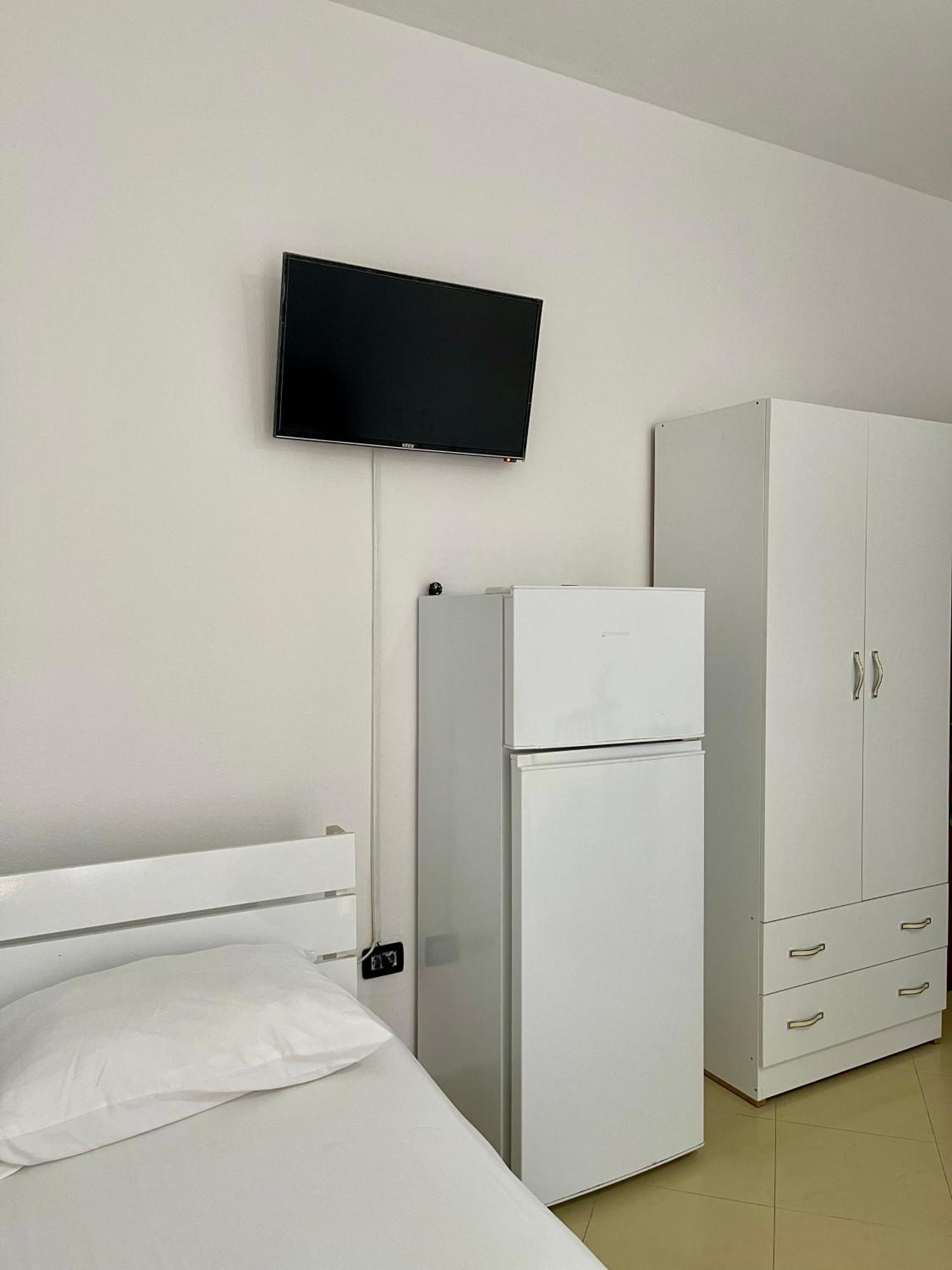 Marra'S Rooms Durrës Esterno foto
