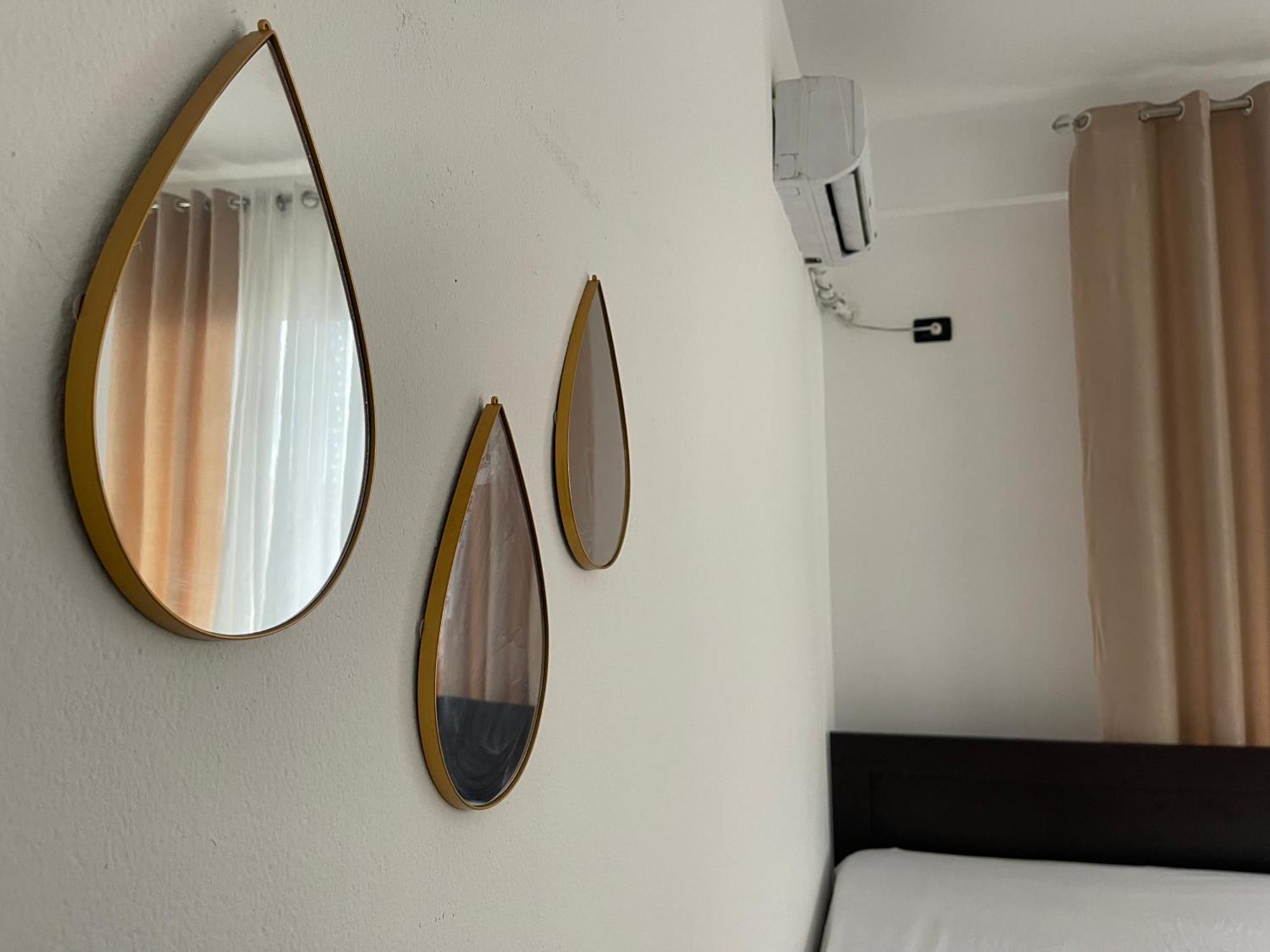 Marra'S Rooms Durrës Esterno foto